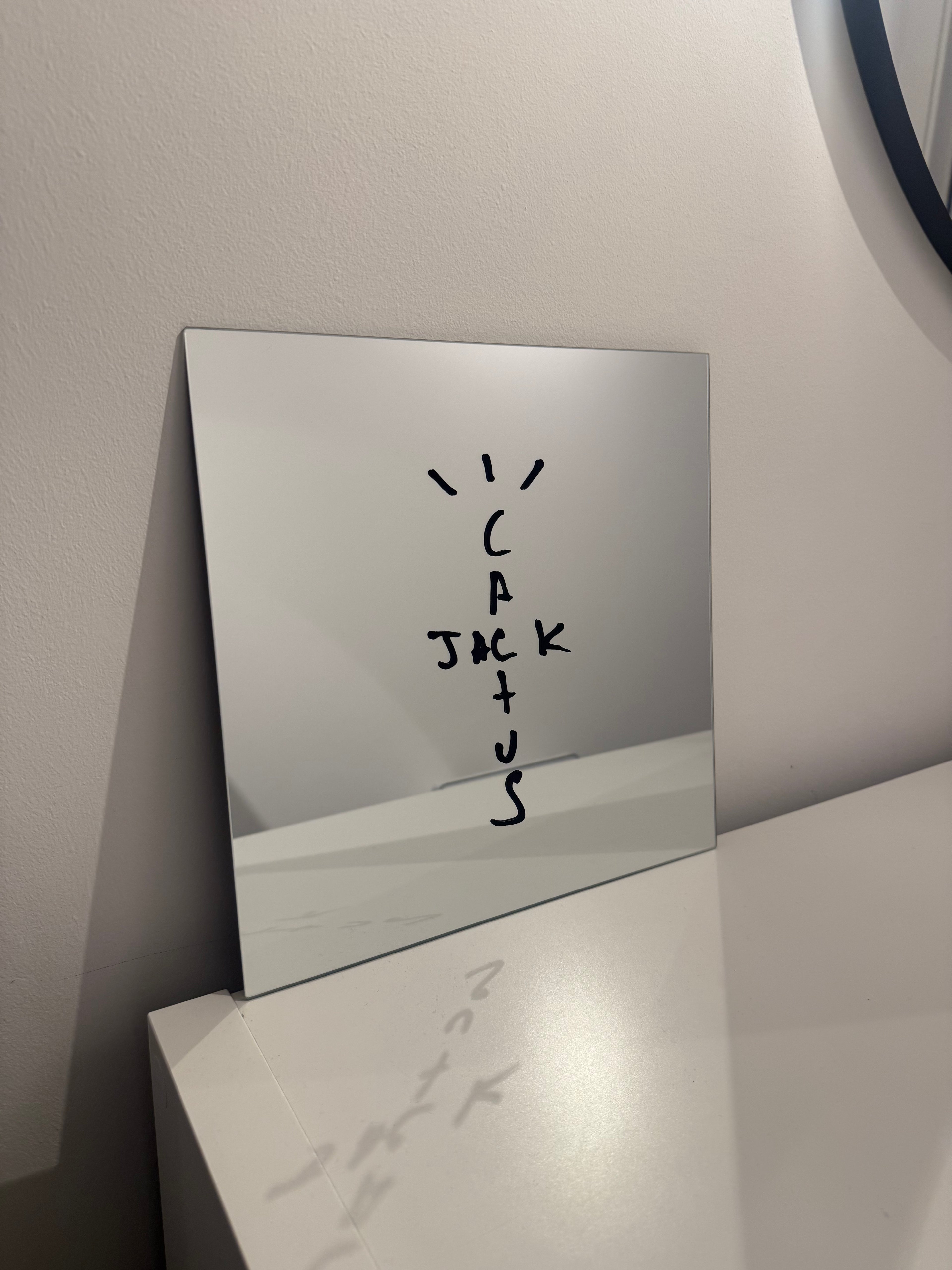 TRAVIS SCOTT MIRROR