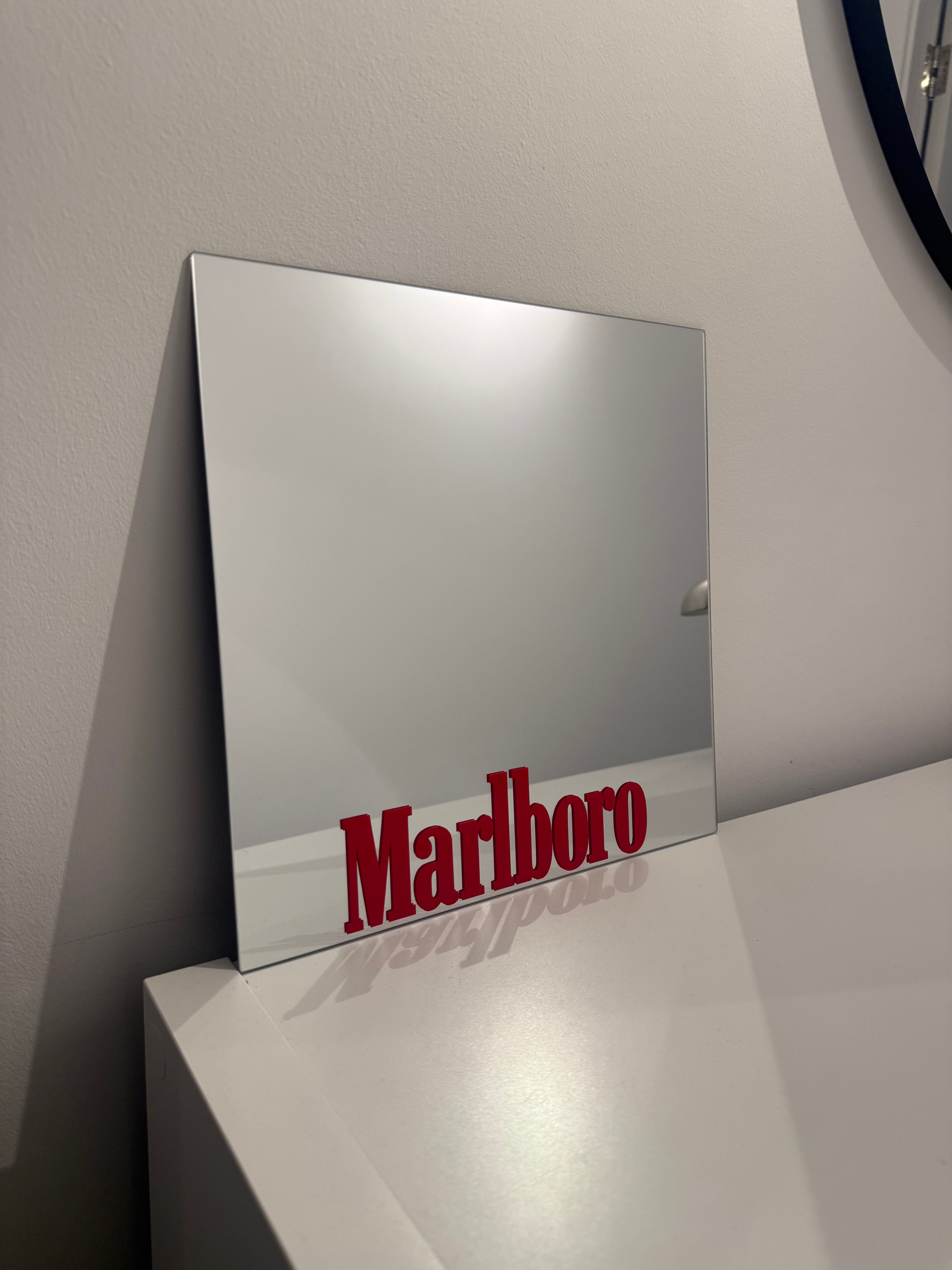MARLBORO MIRROR